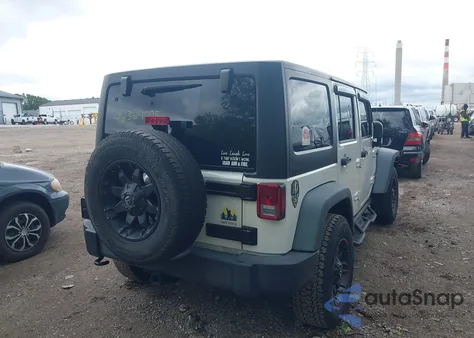 2014 Jeep Wrangler Unlimited Sport z USA, uszkodzony, nr VIN 1C4BJWDG9EL135077